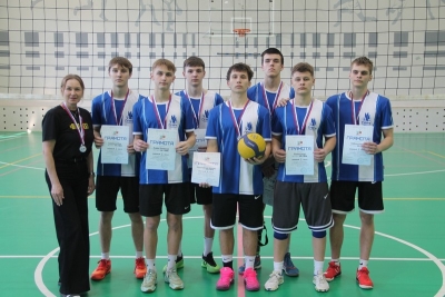 Серебро на городских соревнованиях по волейболу!