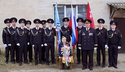 Курсанты поздравили ветерана Великой Отечественной войны