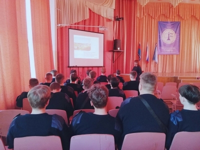 Сегодня курсанты группы 11-ЭР побывали на музейном занятии Котласского краеведческого музея «Юнги Северного флота»
